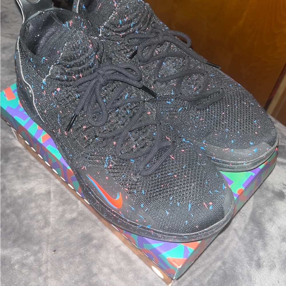 KD 11 confetti Men’s Size 14